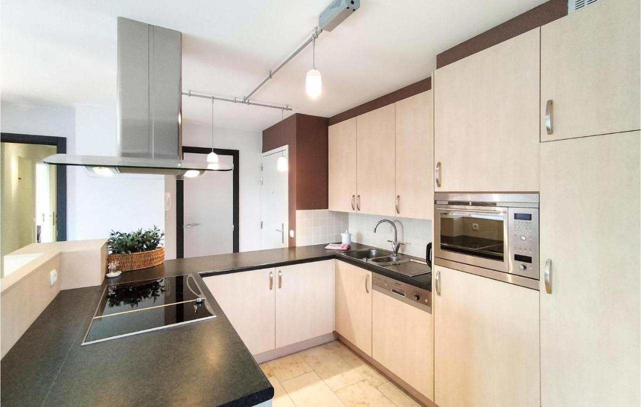 Nice Apartment In Bredene With Kitchen Extérieur photo